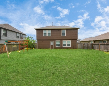 2927 Silverhorn Lane - Photo Thumbnail 5