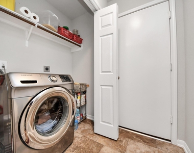 2927 Silverhorn Lane - Photo Thumbnail 25