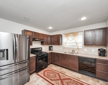 2927 Silverhorn Lane - Photo Thumbnail 20