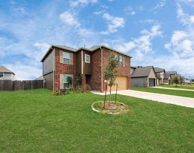 2927 Silverhorn Lane - Photo Thumbnail 3