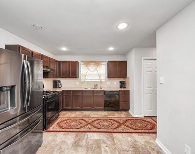 2927 Silverhorn Lane - Photo Thumbnail 19