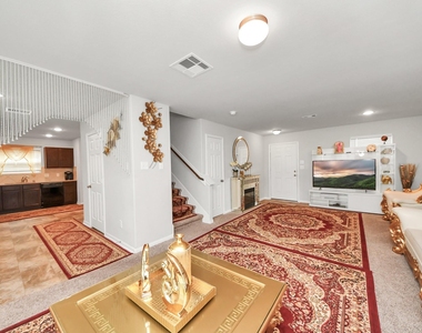 2927 Silverhorn Lane - Photo Thumbnail 12