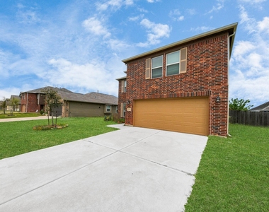 2927 Silverhorn Lane - Photo Thumbnail 2