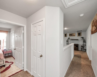 2927 Silverhorn Lane - Photo Thumbnail 37