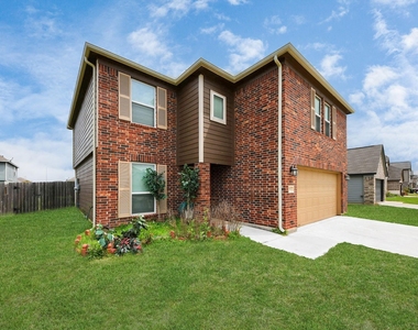 2927 Silverhorn Lane - Photo Thumbnail 1