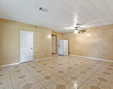 2817 Lancaster Lane - Photo Thumbnail 1
