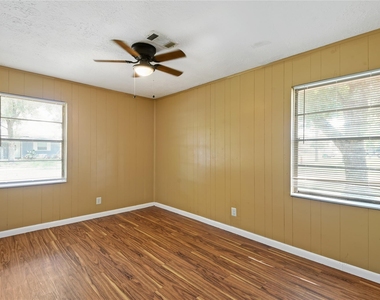 2817 Lancaster Lane - Photo Thumbnail 6