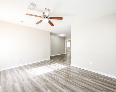 2706 Raymond Street - Photo Thumbnail 4