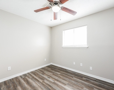 2706 Raymond Street - Photo Thumbnail 16