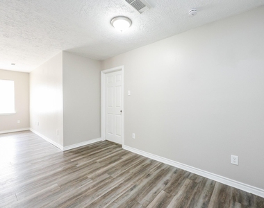 2706 Raymond Street - Photo Thumbnail 5