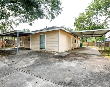 2706 Raymond Street - Photo Thumbnail 2