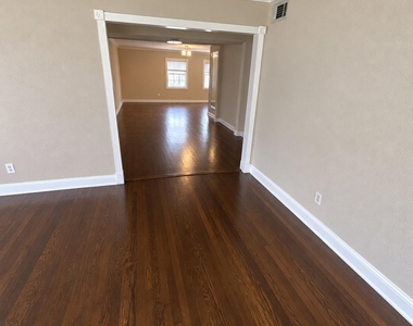 838 E 29th Street - Photo Thumbnail 1