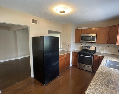 838 E 29th Street - Photo Thumbnail 5