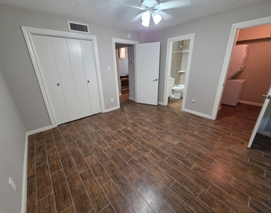 3224 Timmons Lane - Photo Thumbnail 11