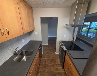 3224 Timmons Lane - Photo Thumbnail 8