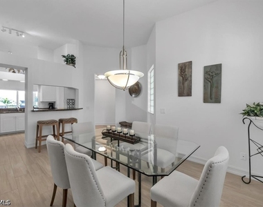 765 Bentwater Circle - Photo Thumbnail 17