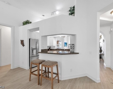 765 Bentwater Circle - Photo Thumbnail 13