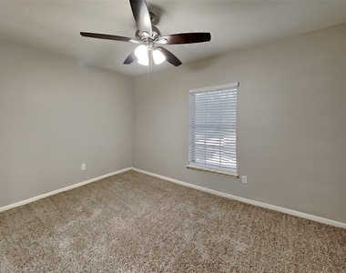 5602 Sage Manor Drive - Photo Thumbnail 12