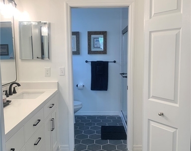 230 Robin Hood Circle - Photo Thumbnail 19