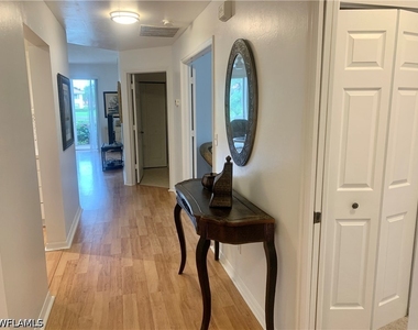 230 Robin Hood Circle - Photo Thumbnail 5