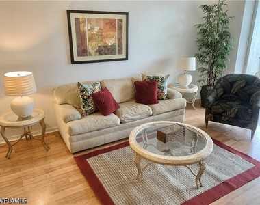 230 Robin Hood Circle - Photo Thumbnail 10