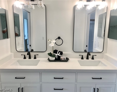 230 Robin Hood Circle - Photo Thumbnail 18