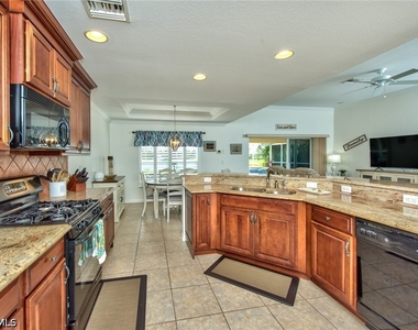 9051 Astonia Way - Photo Thumbnail 8