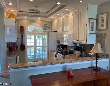 8200 Twelve Oaks Circle - Photo Thumbnail 3