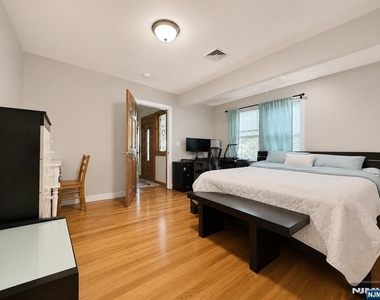 286 Mckinley - Photo Thumbnail 13