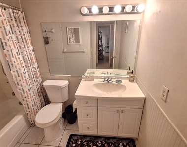 406 Meadowlark Lane - Photo Thumbnail 11
