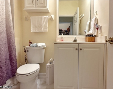 1310 Charleston Square Drive - Photo Thumbnail 8