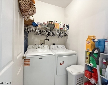 1310 Charleston Square Drive - Photo Thumbnail 10