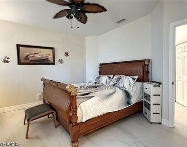 1310 Charleston Square Drive - Photo Thumbnail 7