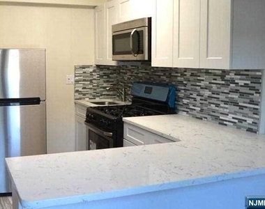2200 Center - Photo Thumbnail 2