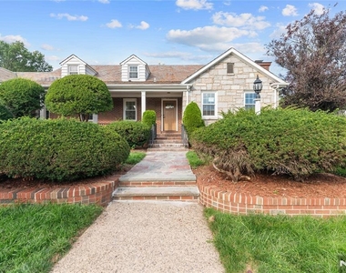 353 Oakdene - Photo Thumbnail 1