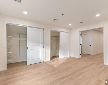 353 Oakdene - Photo Thumbnail 19