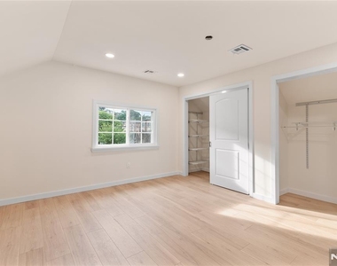 353 Oakdene - Photo Thumbnail 18