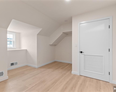 353 Oakdene - Photo Thumbnail 21