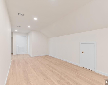 353 Oakdene - Photo Thumbnail 16