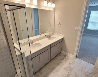 9426 Caddo Ridge Lane - Photo Thumbnail 16