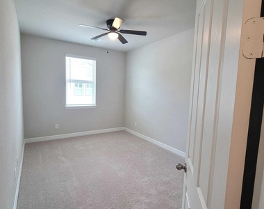 9426 Caddo Ridge Lane - Photo Thumbnail 8