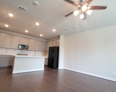 9426 Caddo Ridge Lane - Photo Thumbnail 18