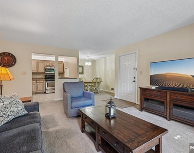 945 Juniper - Photo Thumbnail 7