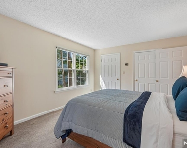 945 Juniper - Photo Thumbnail 24