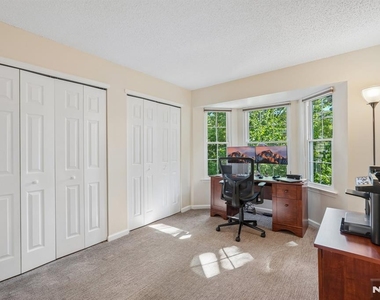 945 Juniper - Photo Thumbnail 18