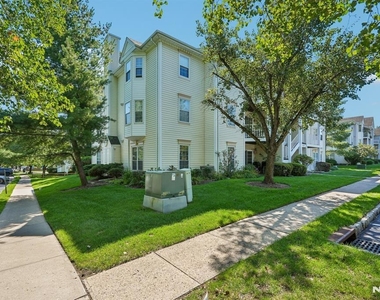 945 Juniper - Photo Thumbnail 2