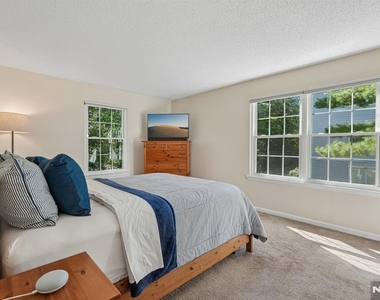 945 Juniper - Photo Thumbnail 21