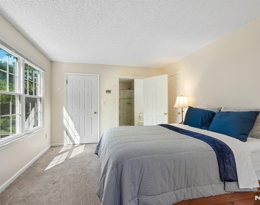 945 Juniper - Photo Thumbnail 26