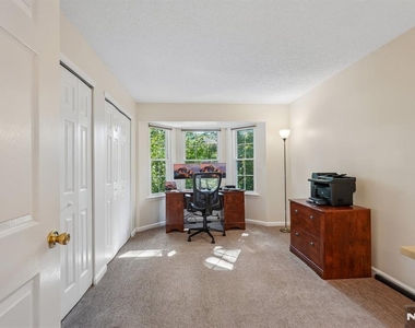 945 Juniper - Photo Thumbnail 17