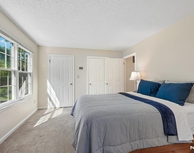 945 Juniper - Photo Thumbnail 25